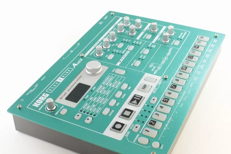 The Korg EA-1mkII: A Legacy of Analog Modeling and Groovebox Innovation